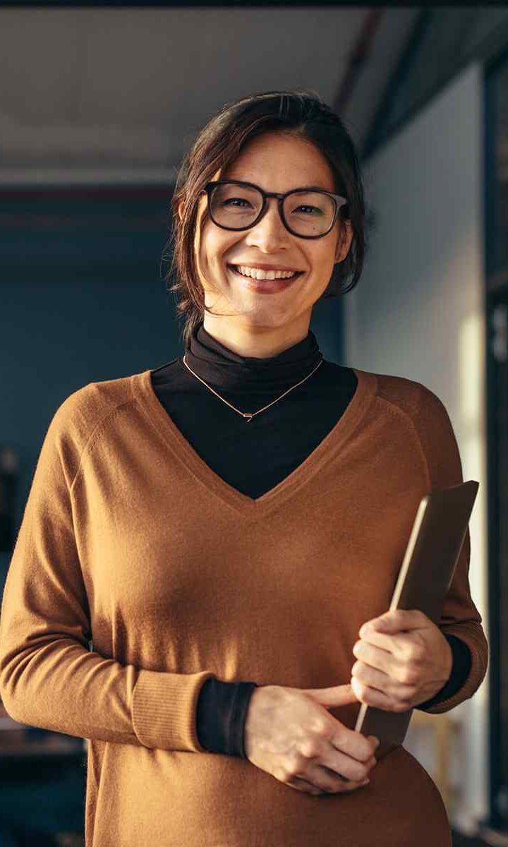 https://vesser.com.mx/wp-content/uploads/2019/10/inner_team_01-720x1200.jpg